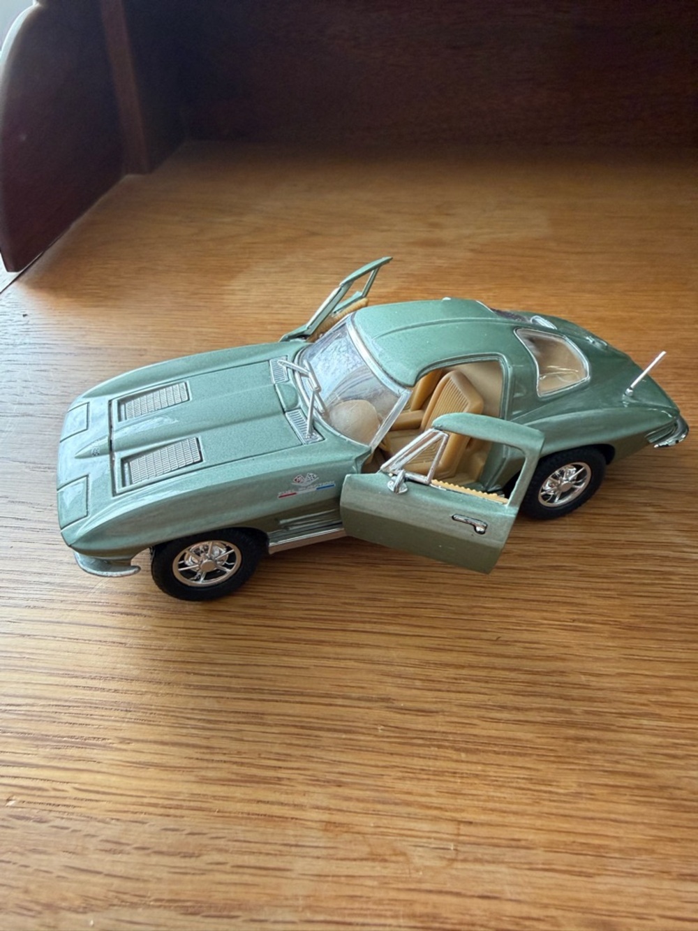 Die Cast 1963 Chevy Corvette Pull Back Car